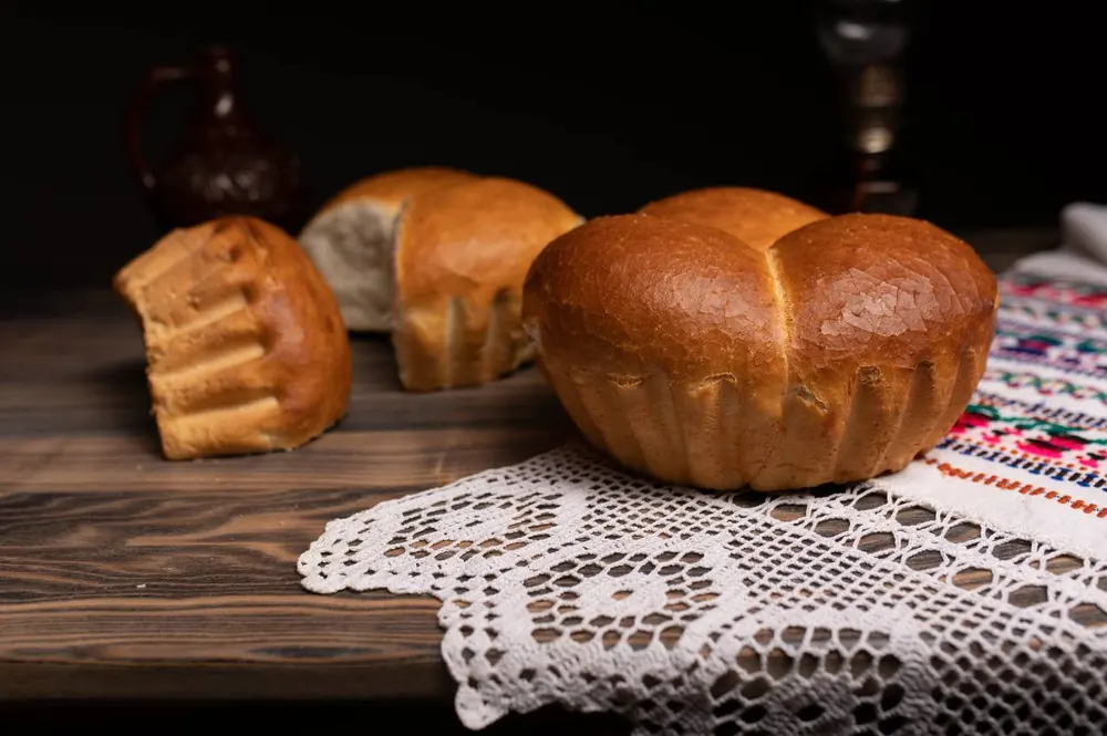 Pâine de casă împletită